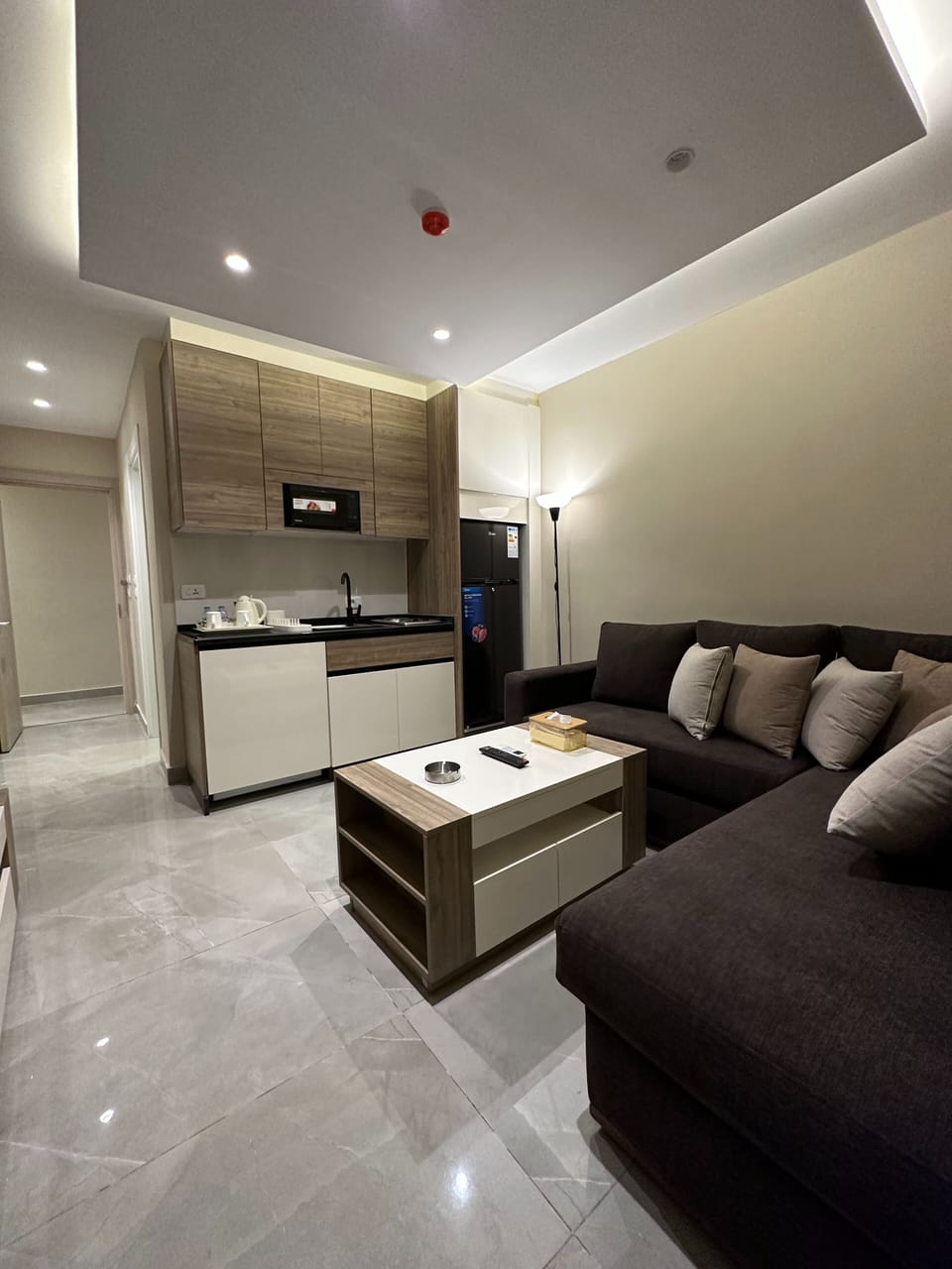 Apartment, 1 Bedroom, Accessible, Smoking | Living room