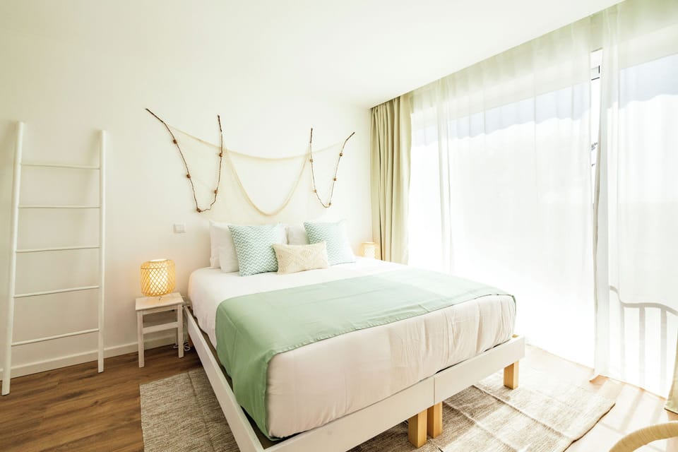 Apartamento Estúdio | In-room safe, soundproofing, iron/ironing board, WiFi (free)