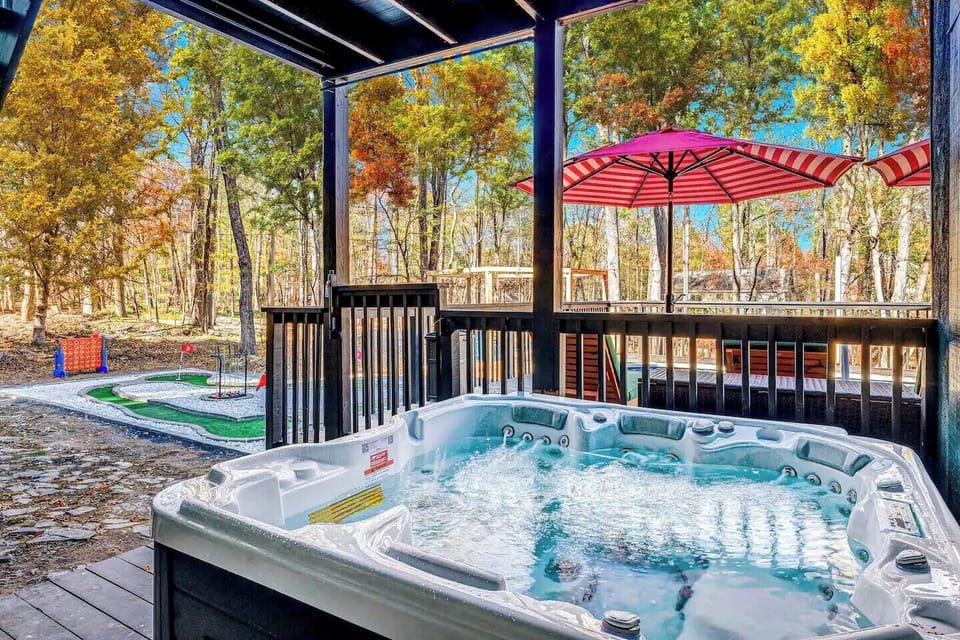 Outdoor spa tub