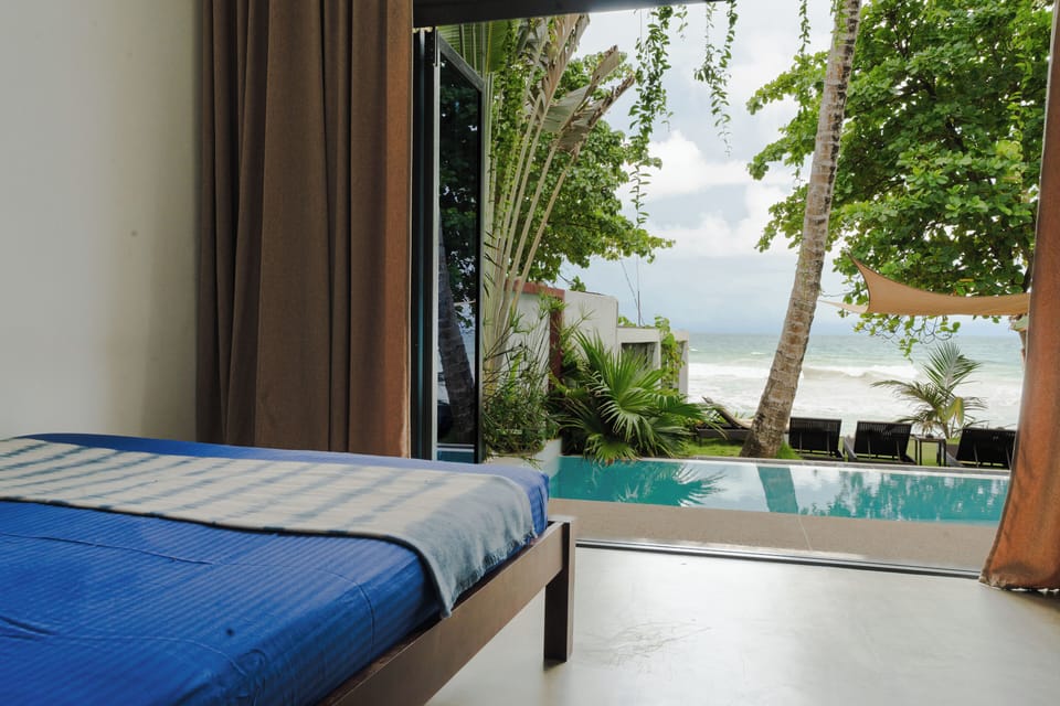 Double Room, Ocean View | Select Comfort beds, minibar, desk, WiFi (free)