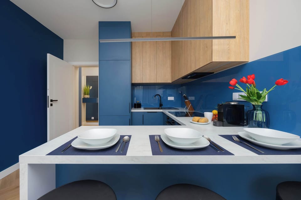 Modern, fully equipped kitchenette. 