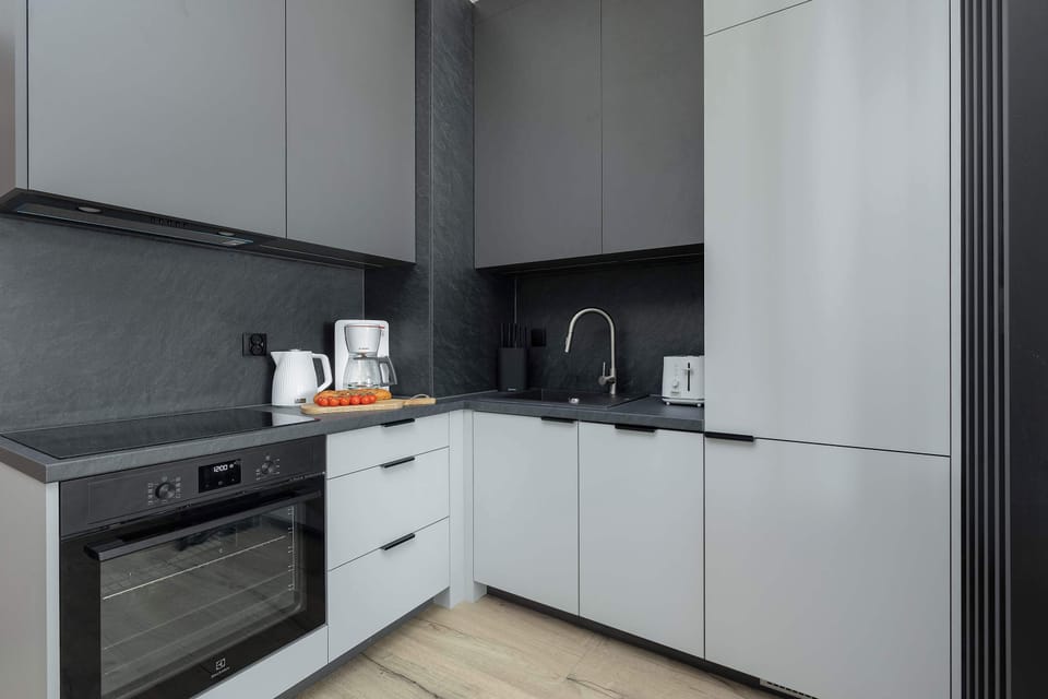Modern, fully equipped kitchenette. 
