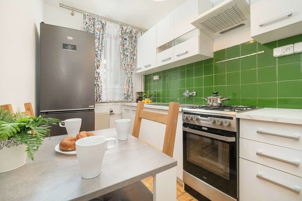 Fully equipped kitchen.