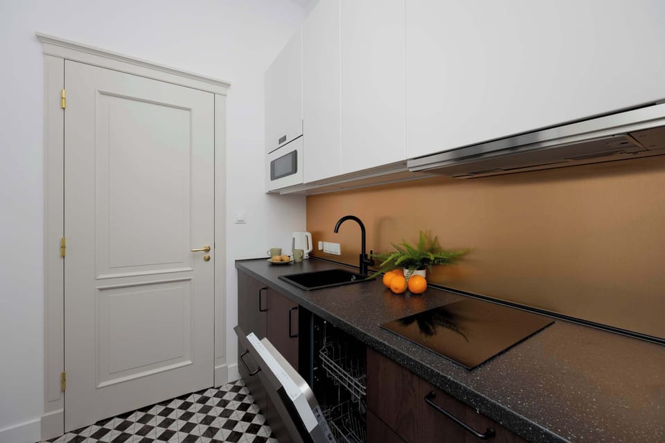 Modern, fully equipped kitchenette. 
