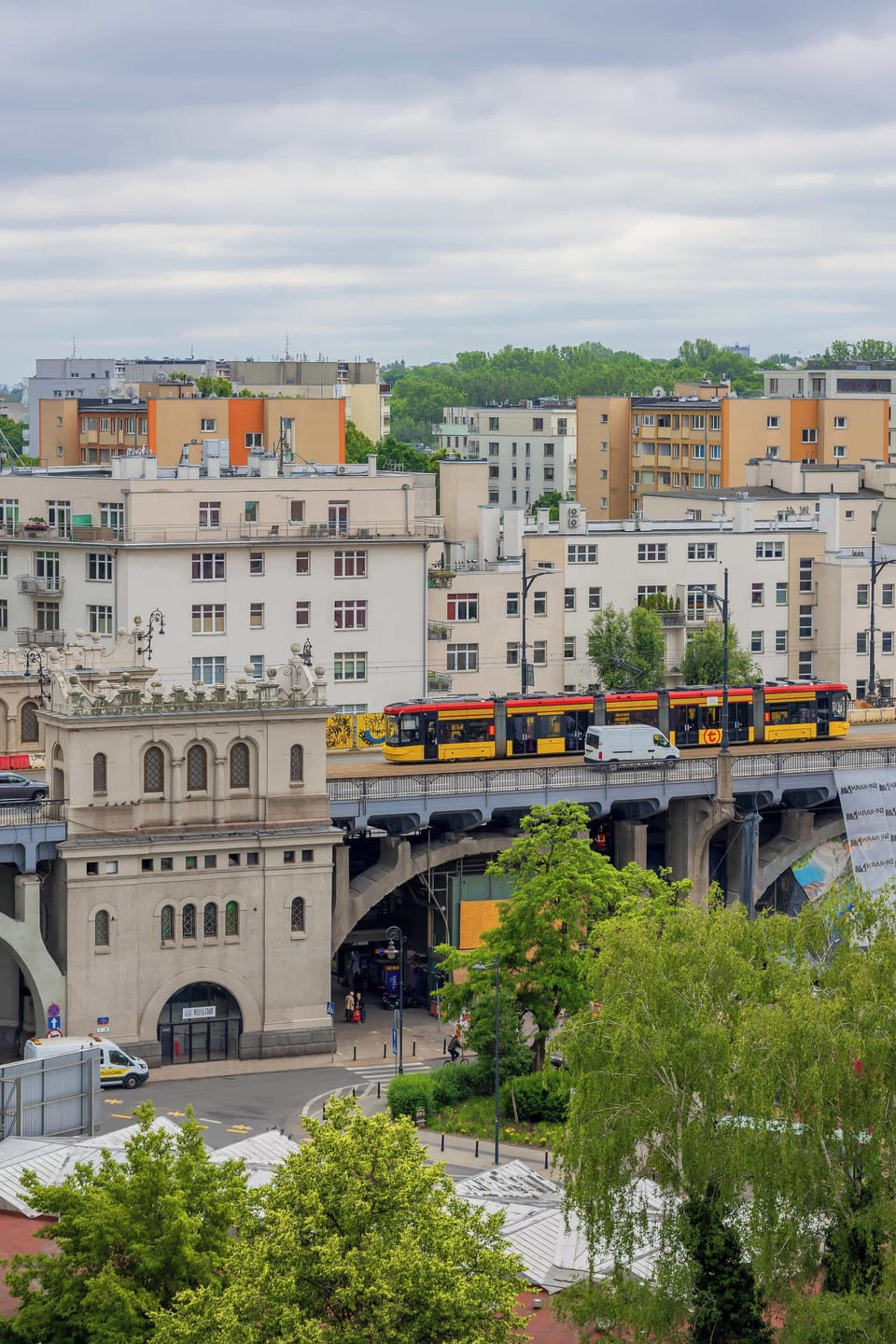 The area's diverse architecture invites you to take a walk and explore the charm of the neighborhood.