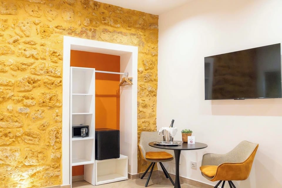 Junior Studio Suite, Non Smoking, Balcony | Premium bedding, memory foam beds, minibar, in-room safe