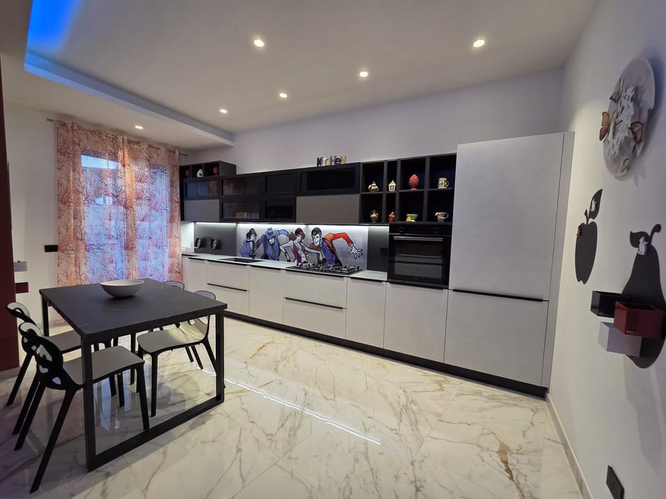 Exclusive Apartment, Garden View | Private kitchen
