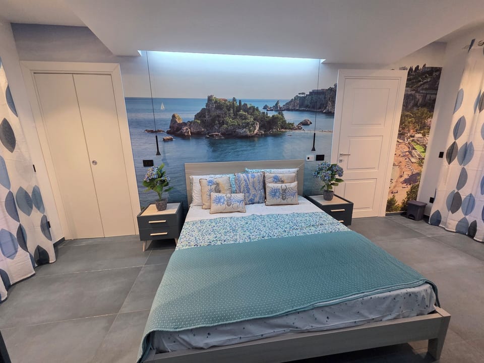 Luxury Suite, Sea View | Free WiFi