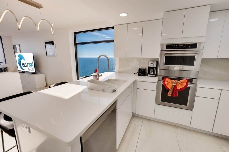 Large Kitchen Area
