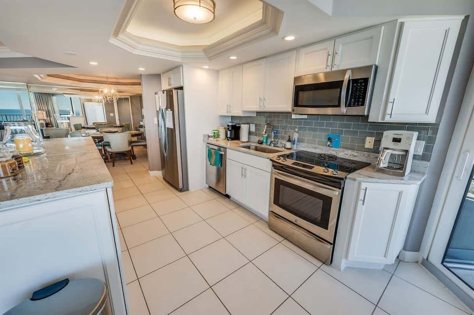 Large Kitchen Area