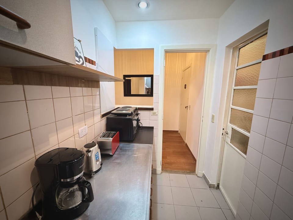 Apartment, 1 Bedroom | Private kitchen | Microwave, oven, stovetop, coffee/tea maker