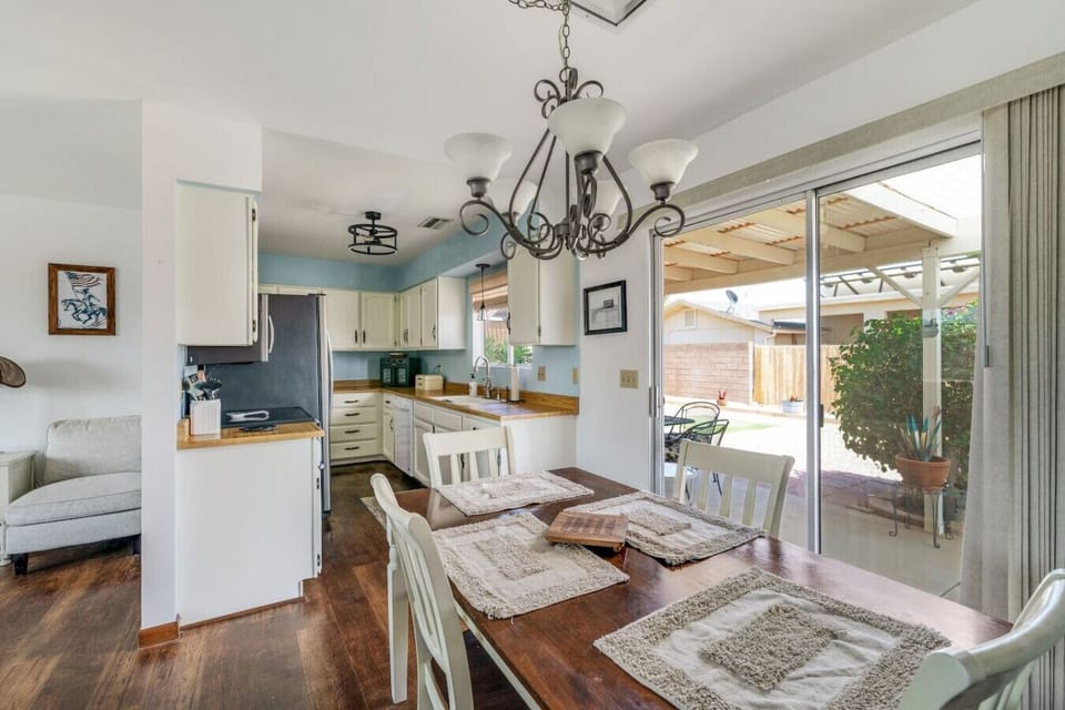 Dining room with seating for 4.