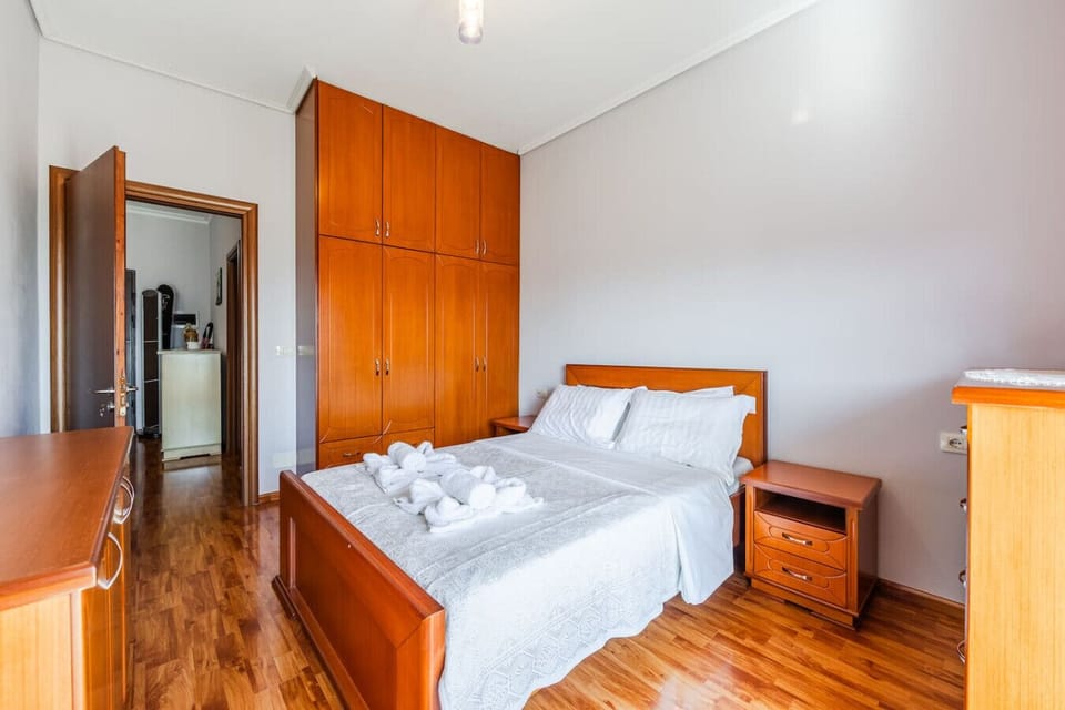 Bedroom with a double bed