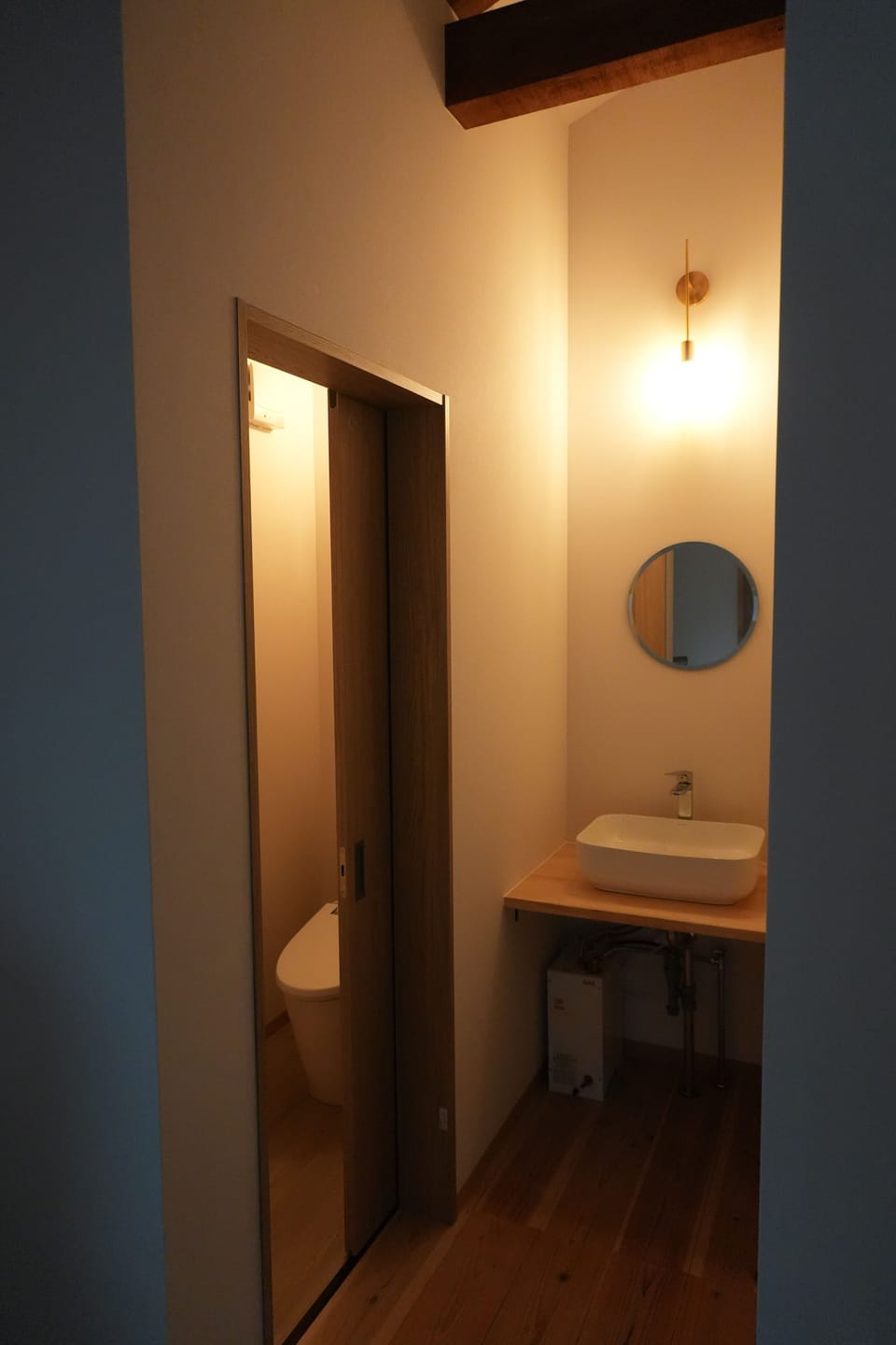 Comfort Single Room, Mountain View | Bathroom | Hair dryer, towels, shampoo, toilet paper