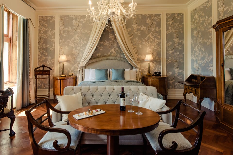 Premium bedding, in-room safe, desk, laptop workspace