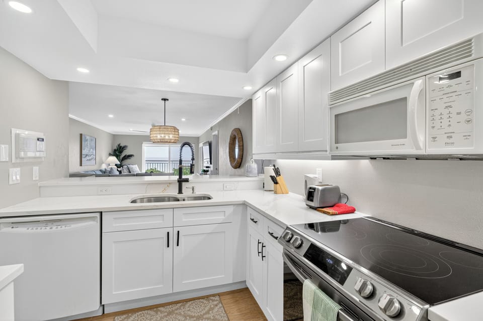 Apartment, Patio | Private kitchen | Coffee/tea maker