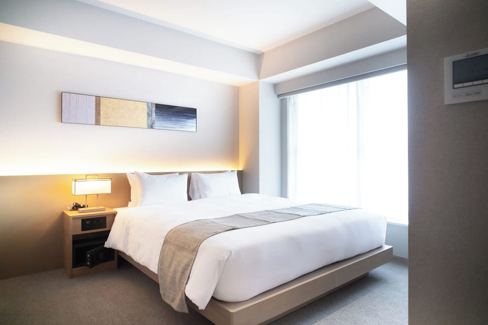 Deluxe Double Room | Down comforters, in-room safe, desk, laptop workspace