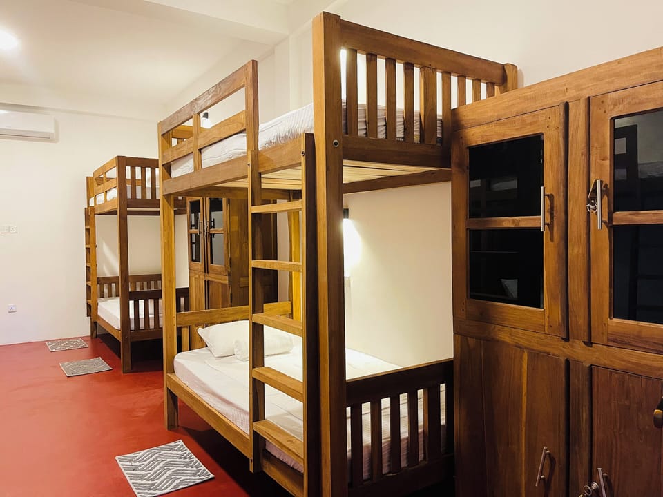 Soundproofing, free WiFi, bed sheets