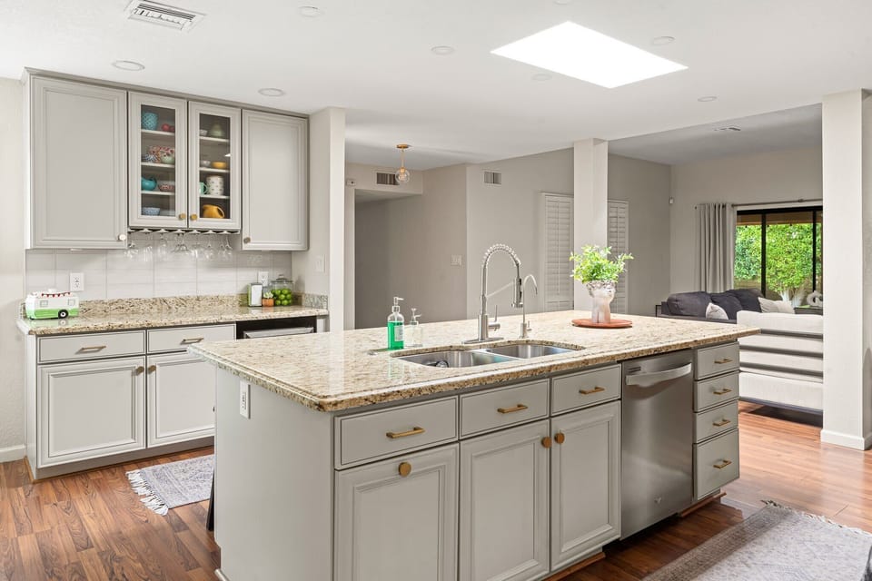 Our fully stocked kitchen has everything you need—from pots and pans to coffee mugs and wine glasses—so you can whip up a feast or snack in style. Just bring the ingredients!
