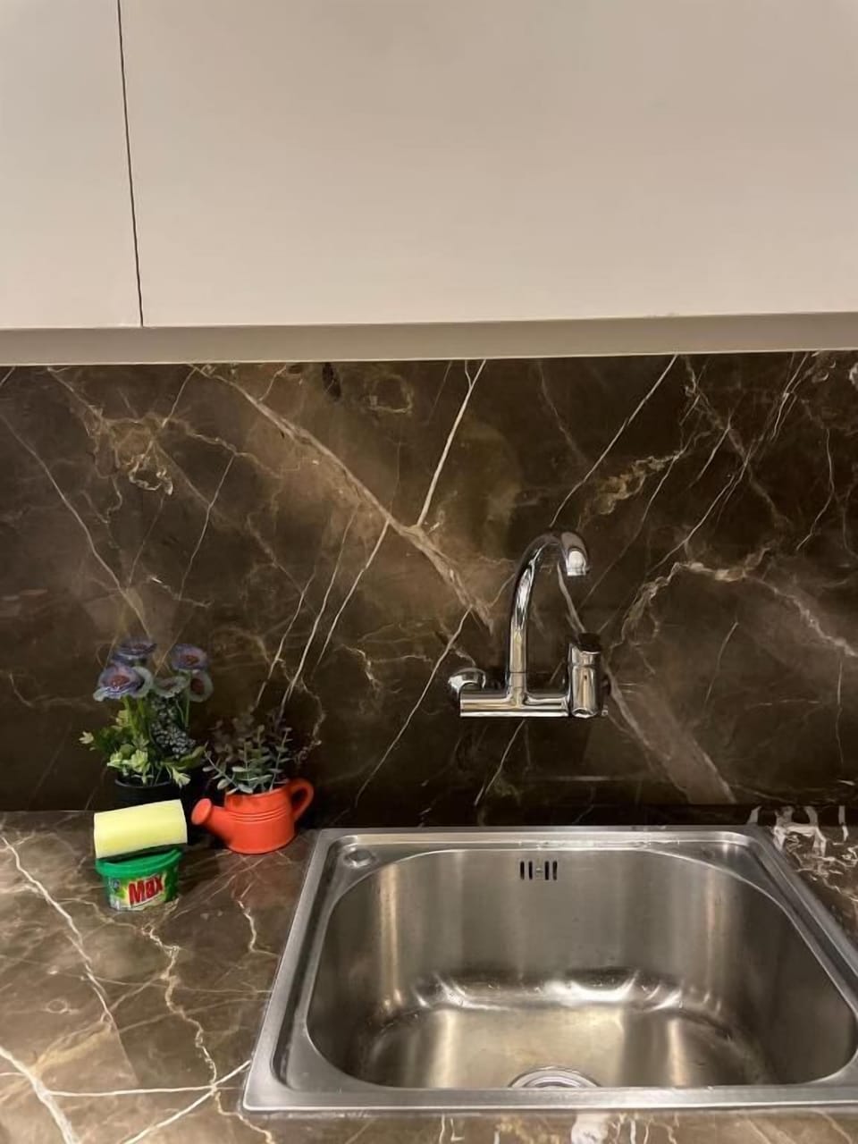 Superior Apartment | Private kitchen | Mini-fridge, microwave, oven, stovetop