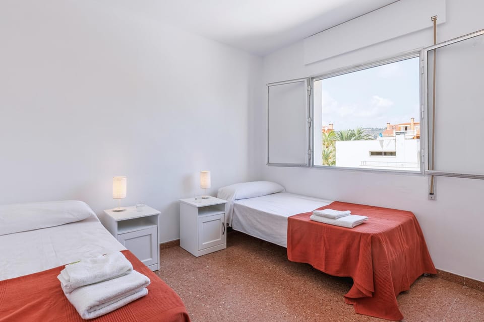 2 Additional single beds