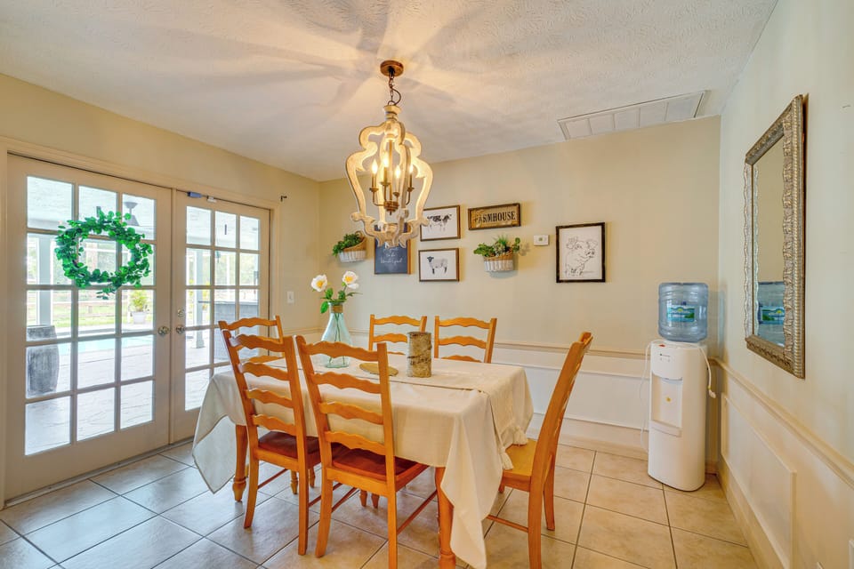 Additional Dining Area | 1st Floor