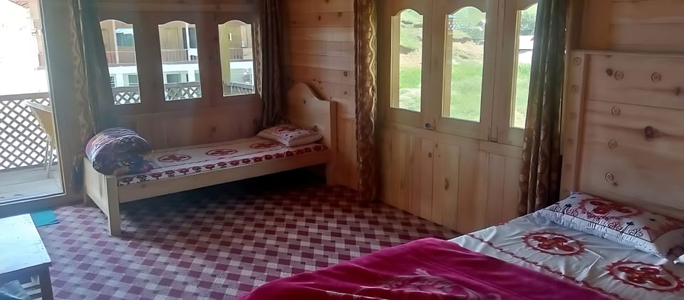 Standard Room | Desk, WiFi (free)