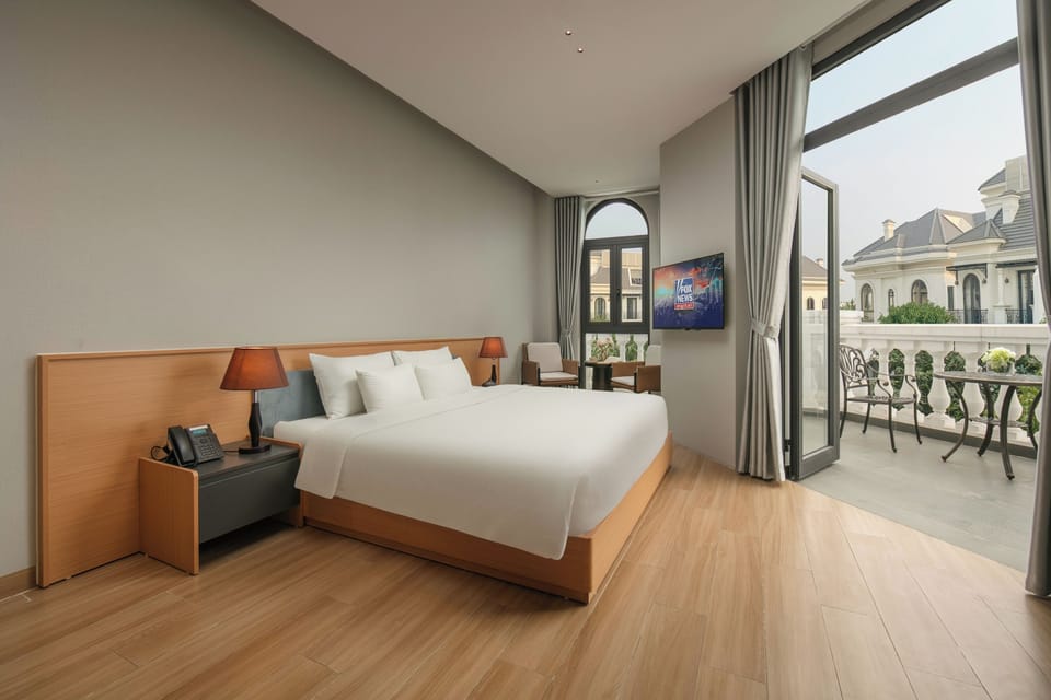 Suite, Balcony | Free WiFi