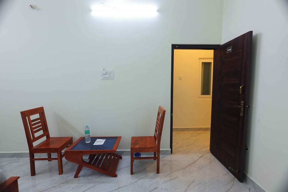 Classic Double Room, Balcony, City View | Desk, free WiFi