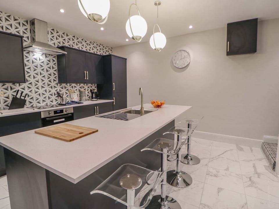 Cottage | Private kitchen | Cookware/dishes/utensils