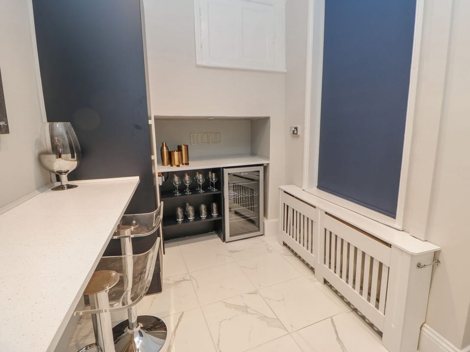 Cottage | Private kitchen | Cookware/dishes/utensils