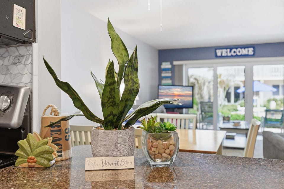 Enjoy charming coastal touches and an inviting open-concept layout in this relaxing beach condo. Perfect for comfortable beach stays with easy access to resort amenities and nearby shoreline attractions.
