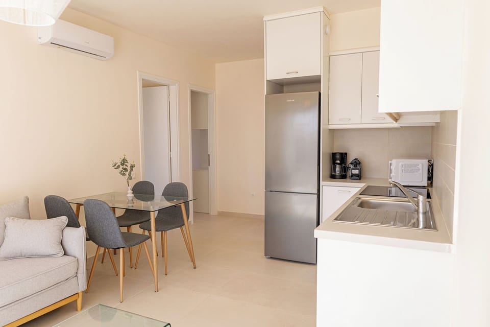 Apartment, Pool View | In-room safe, blackout drapes, iron/ironing board, free WiFi