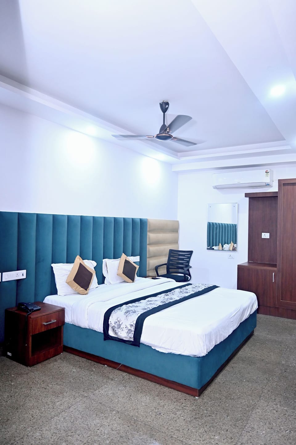 Deluxe Room | Free WiFi