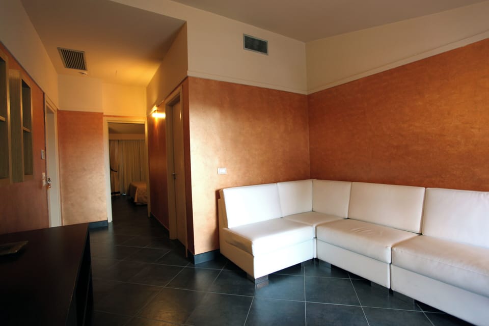 Luxury Suite | Living area
