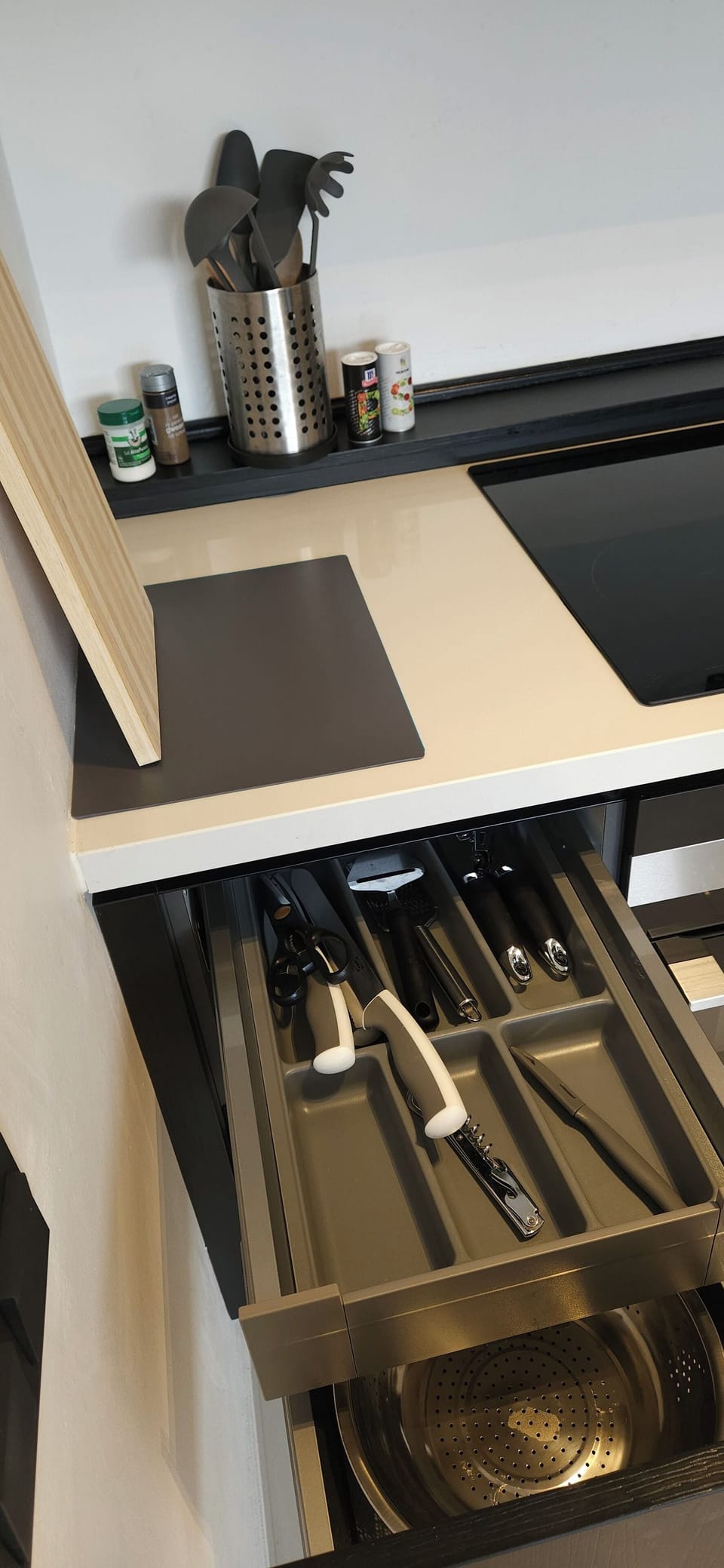 Deluxe Apartment, 2 Bedrooms, Patio, Garden View | Private kitchen | Espresso maker, coffee/tea maker, electric kettle, dining table