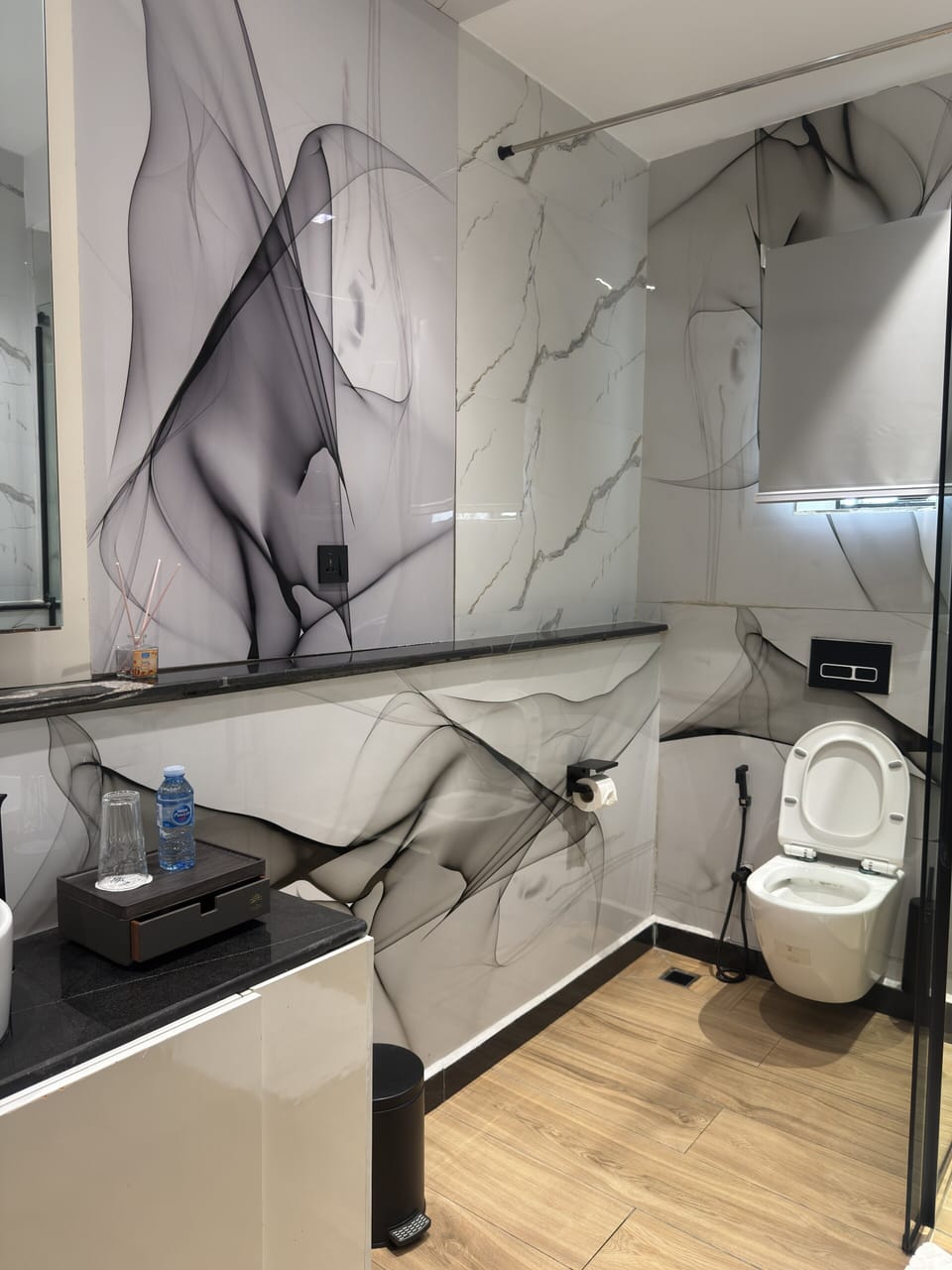 Club Single Room, 1 Bedroom | Bathroom | Slippers, towels, soap, shampoo