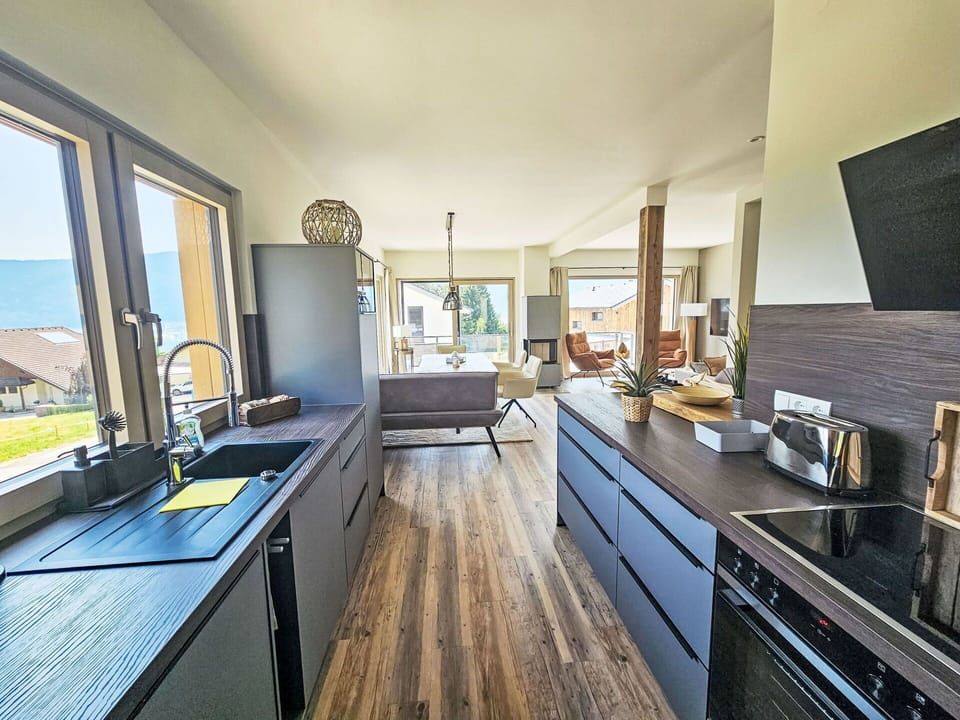 Wood, Home, Flooring, Furniture, Wood Flooring, Floor, Countertop, Hardwood, Ceiling, Chair