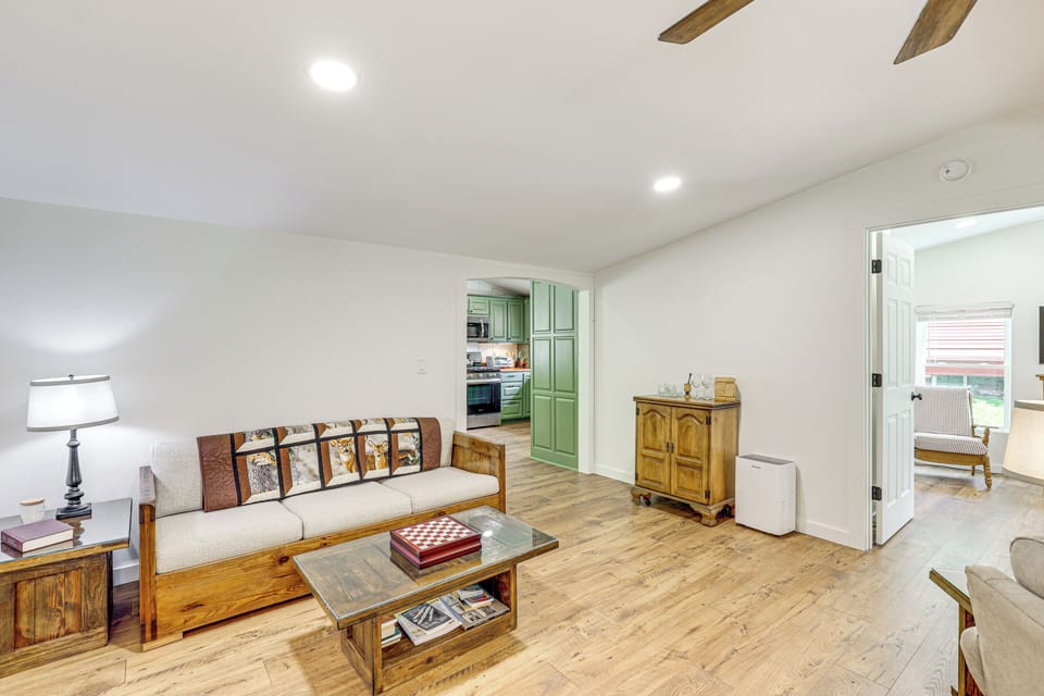 House (2 Bedrooms) | Interior