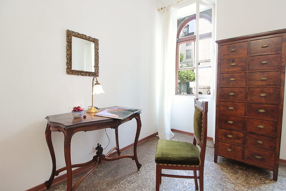 Apartment, Mountain View | Desk, iron/ironing board, WiFi (free), bed sheets