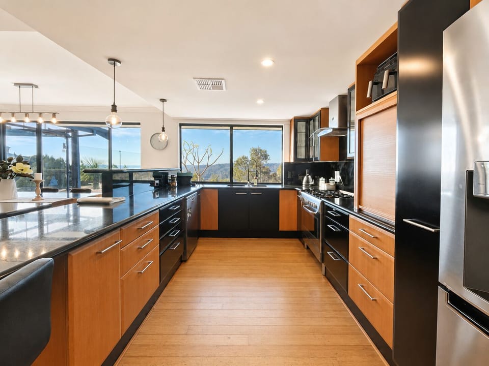 Full Kitchen 