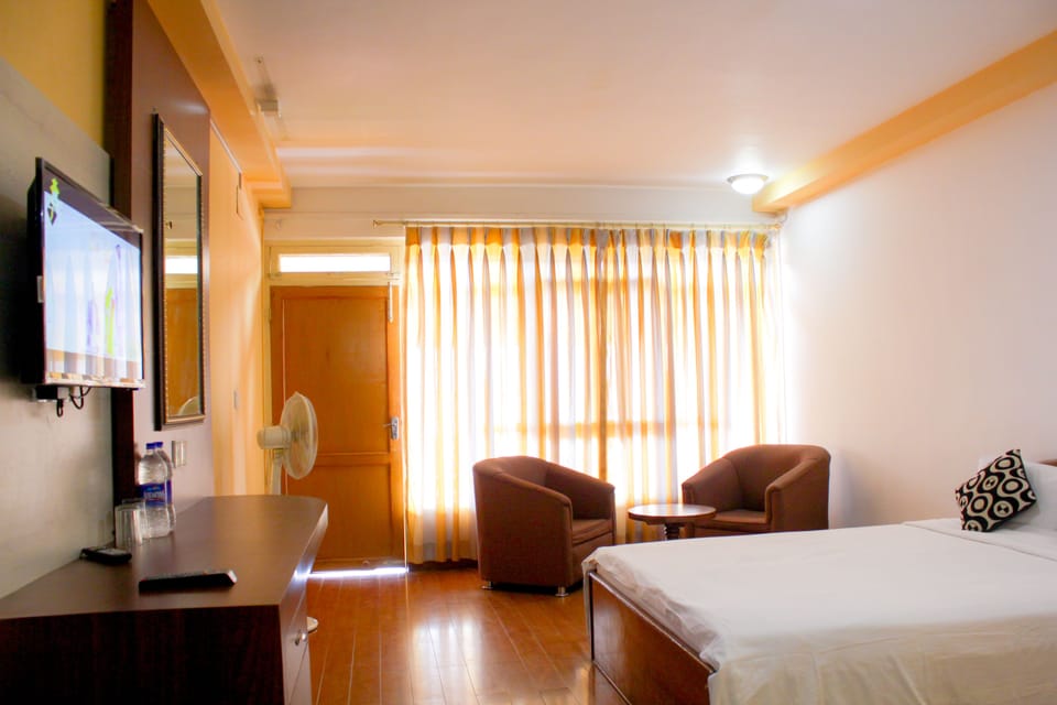 Deluxe Double or Twin Room | Desk, free WiFi, bed sheets