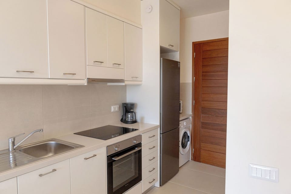 Luxury Apartment, Pool View | Private kitchen