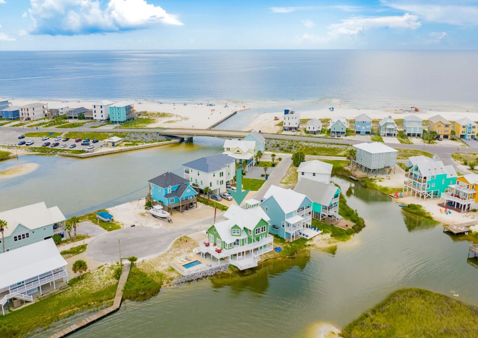 Endless water activities available, Orion Sunset is the perfect home for your next retreat!