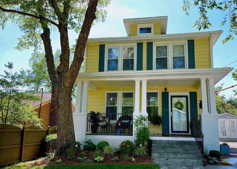 Welcome to your bourbon trail, girls' weekend, couples' stay, or family retreat!