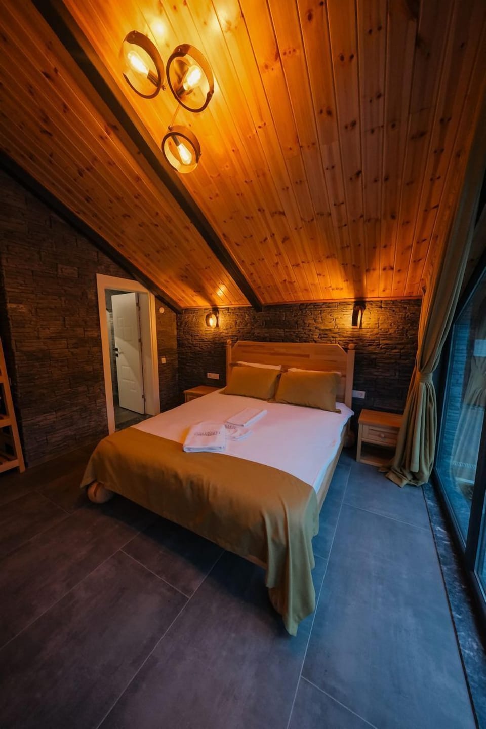 Deluxe Bungalow, Mountain View | Desk, free WiFi