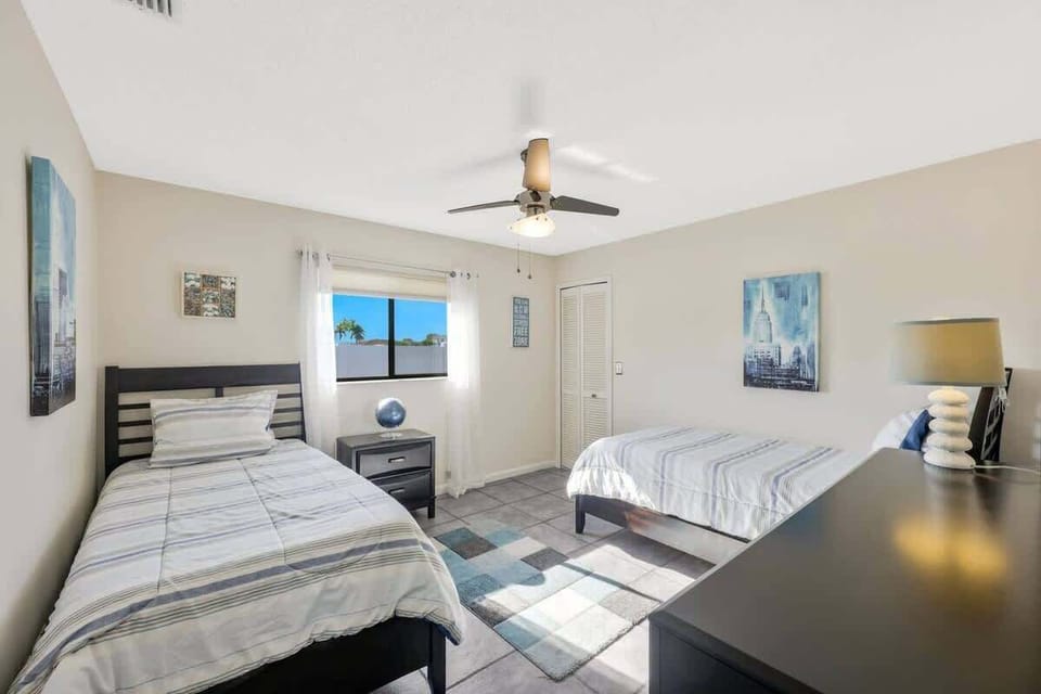 Guest bedroom 
