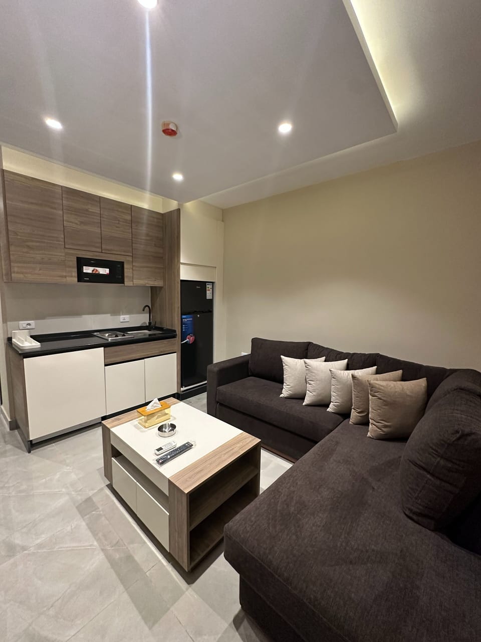 Apartment, 1 Bedroom, Accessible, Smoking | Living room