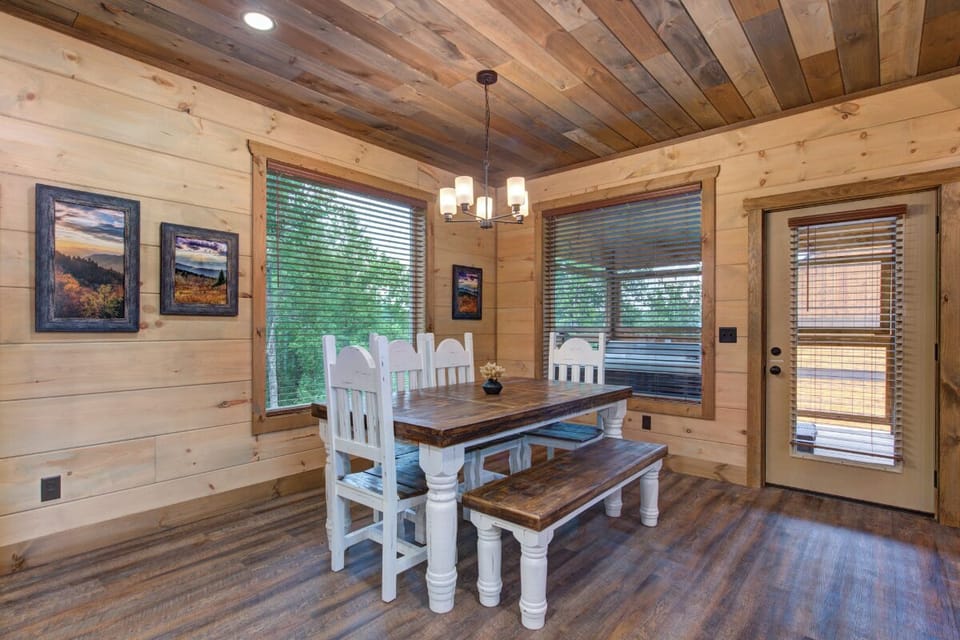 Friends in Bear Places' inviting dining area