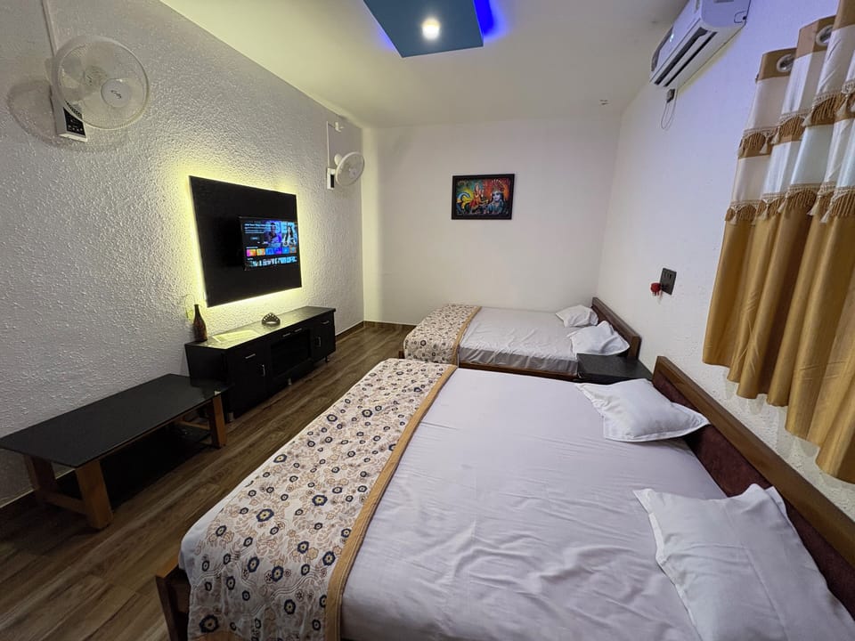In-room safe, desk, laptop workspace, soundproofing